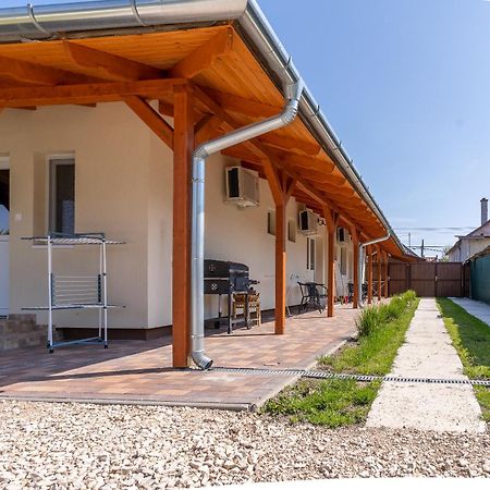 Lili Apartman Harkány Exterior foto