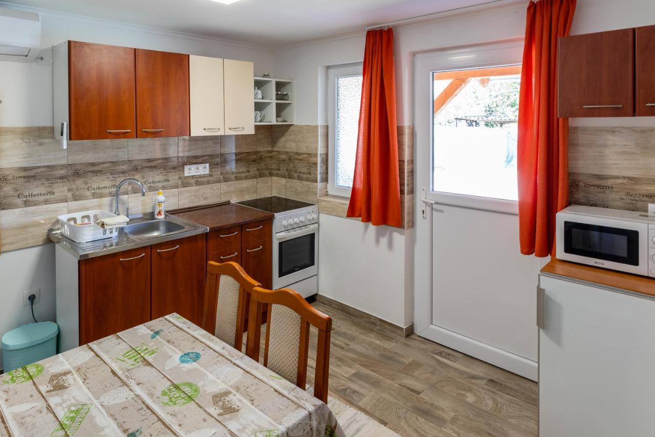 Lili Apartman Harkány Exterior foto