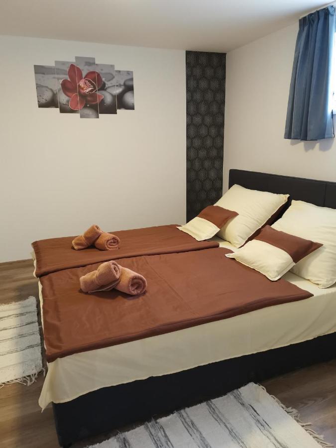 Lili Apartman Harkány Exterior foto