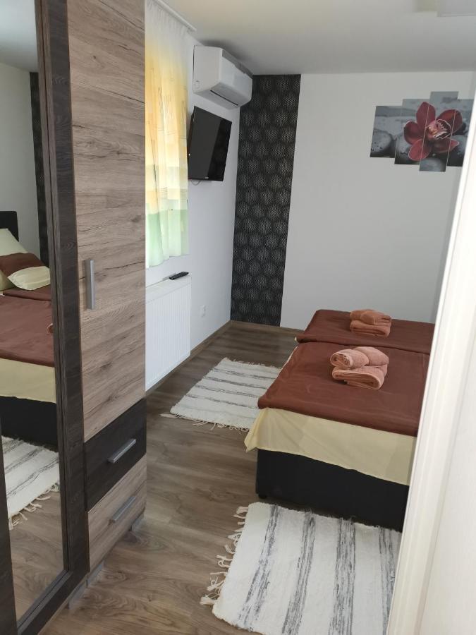 Lili Apartman Harkány Exterior foto