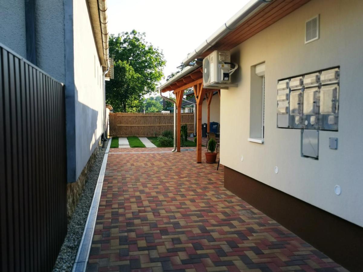 Lili Apartman Harkány Exterior foto